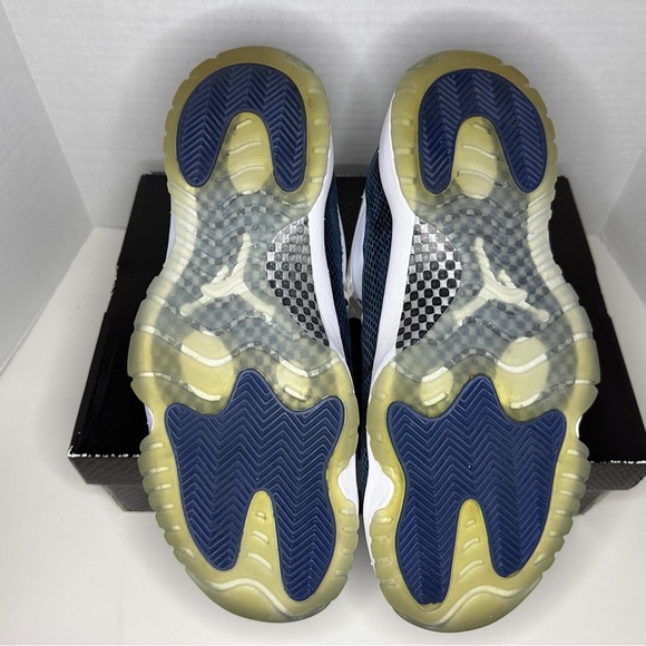 Jordan 11 Retro Low LE Navy Snakeskin Size 10.5M Pre-loved - Picture 5 of 7